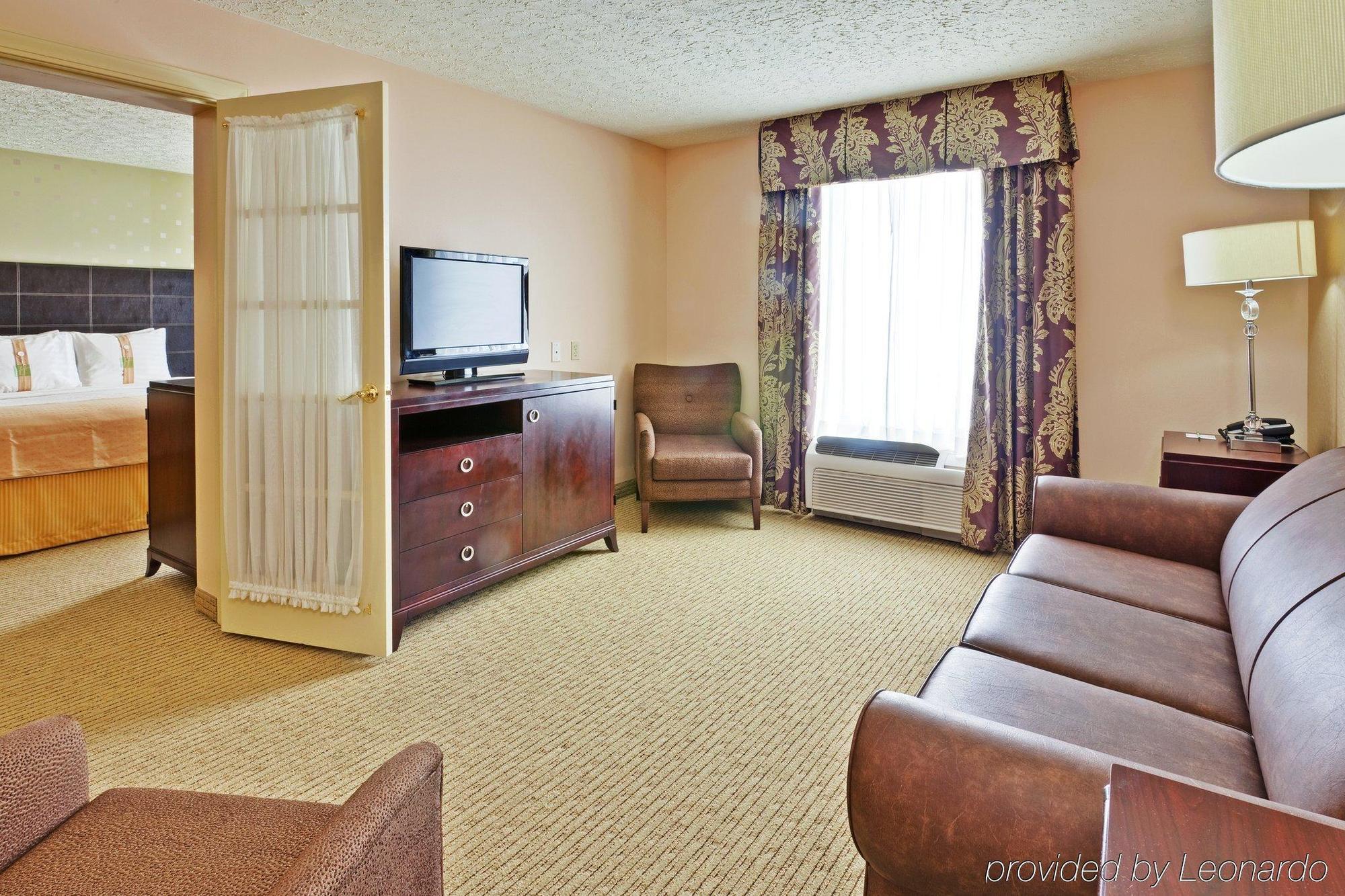 Holiday Inn Bloomington-University Area By Ihg Room photo